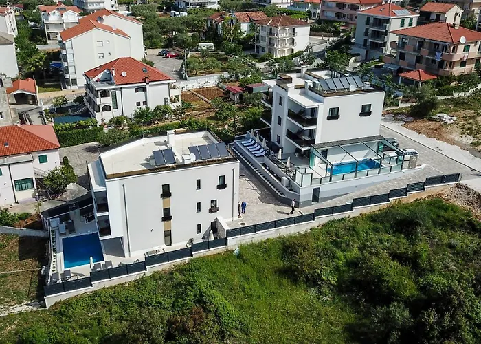 23 B Heated Pool Apartmán *