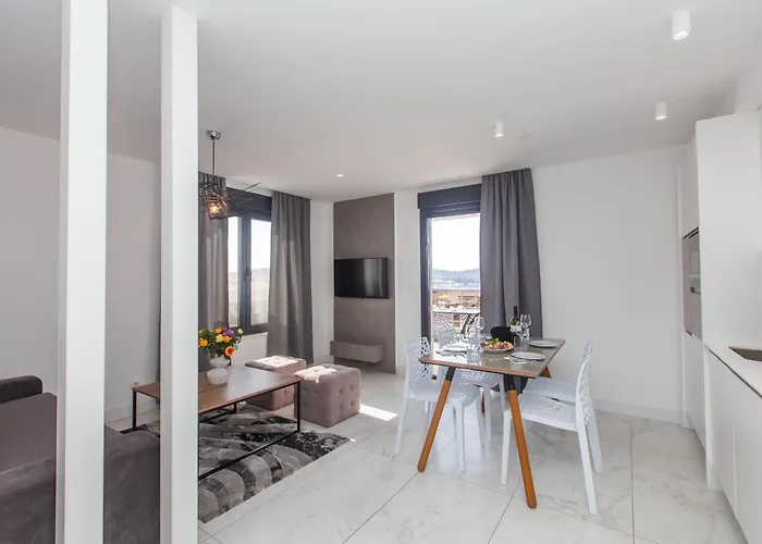 23 B Heated Pool * Trogir