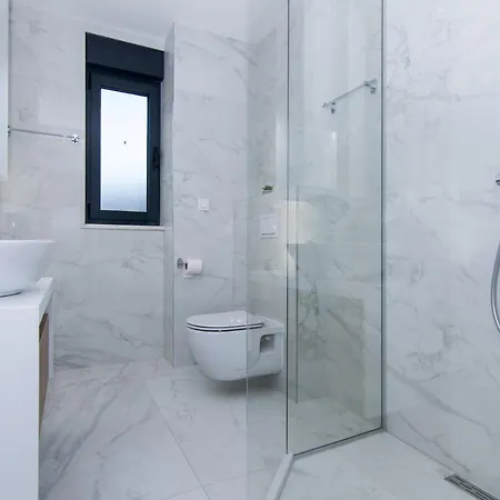 Apartment 23 B Heated Pool *