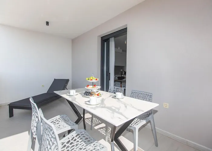 Apartment 23 B Heated Pool *