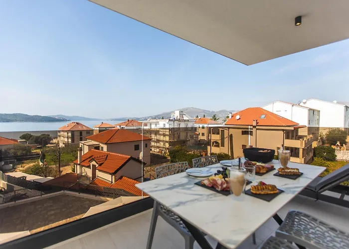 Apartment 23 B Heated Pool Trogir