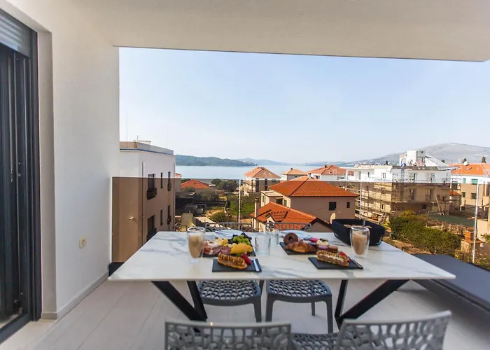 23 B Heated Pool * Trogir